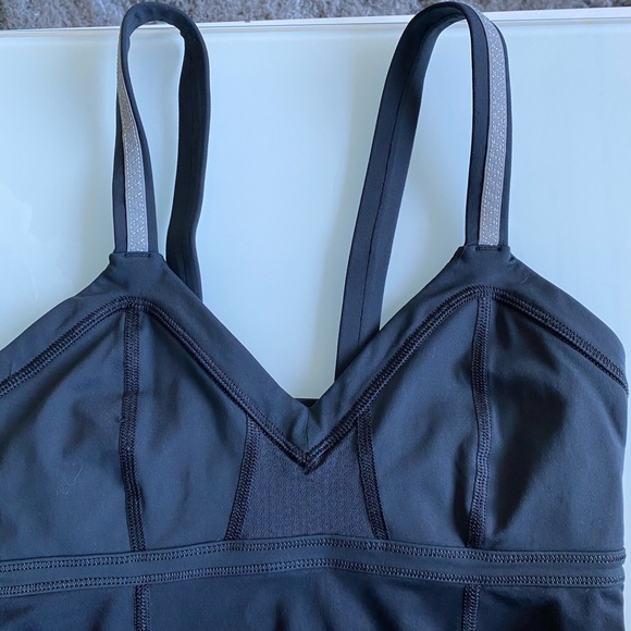 Lululemon ‘Light Up’ Black Tank - Picture 4 of 9